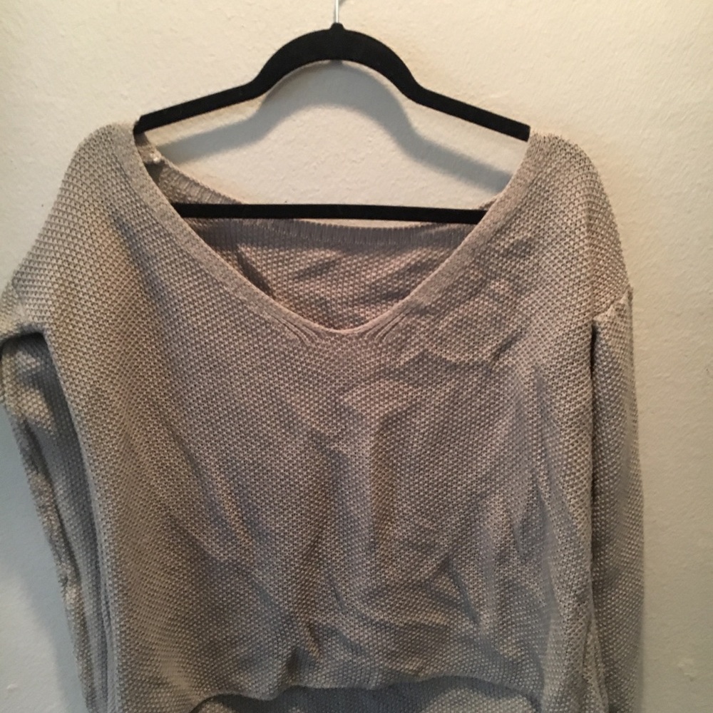 Long sleeve sweater(off the shoulder)